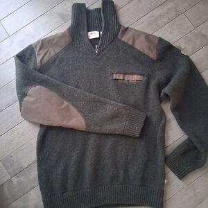 Fjallraven Koster 100% Wool Sweater XL Army Olive Green EUC Almost Like New